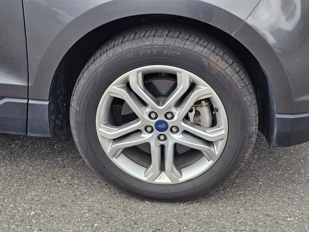 Used 2017 Ford Edge Titanium w/ Technology Package image 9