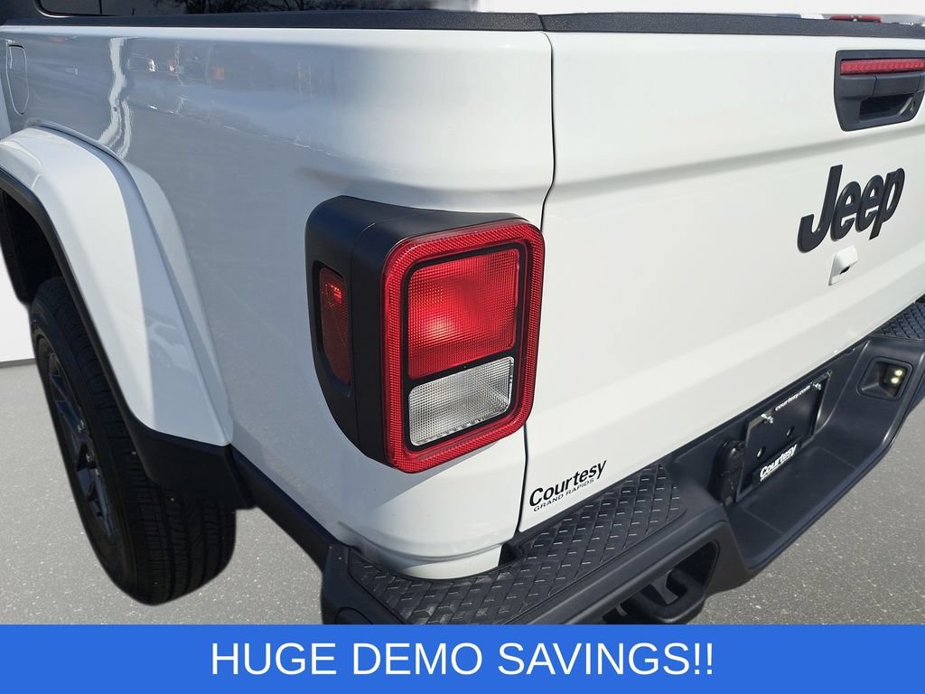 New 2026 Jeep Gladiator Sport AWD/4WD image 33