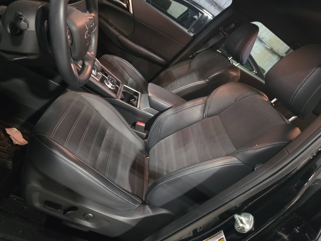 Used 2024 Mitsubishi Outlander SE Black Edition AWD/4WD image 6