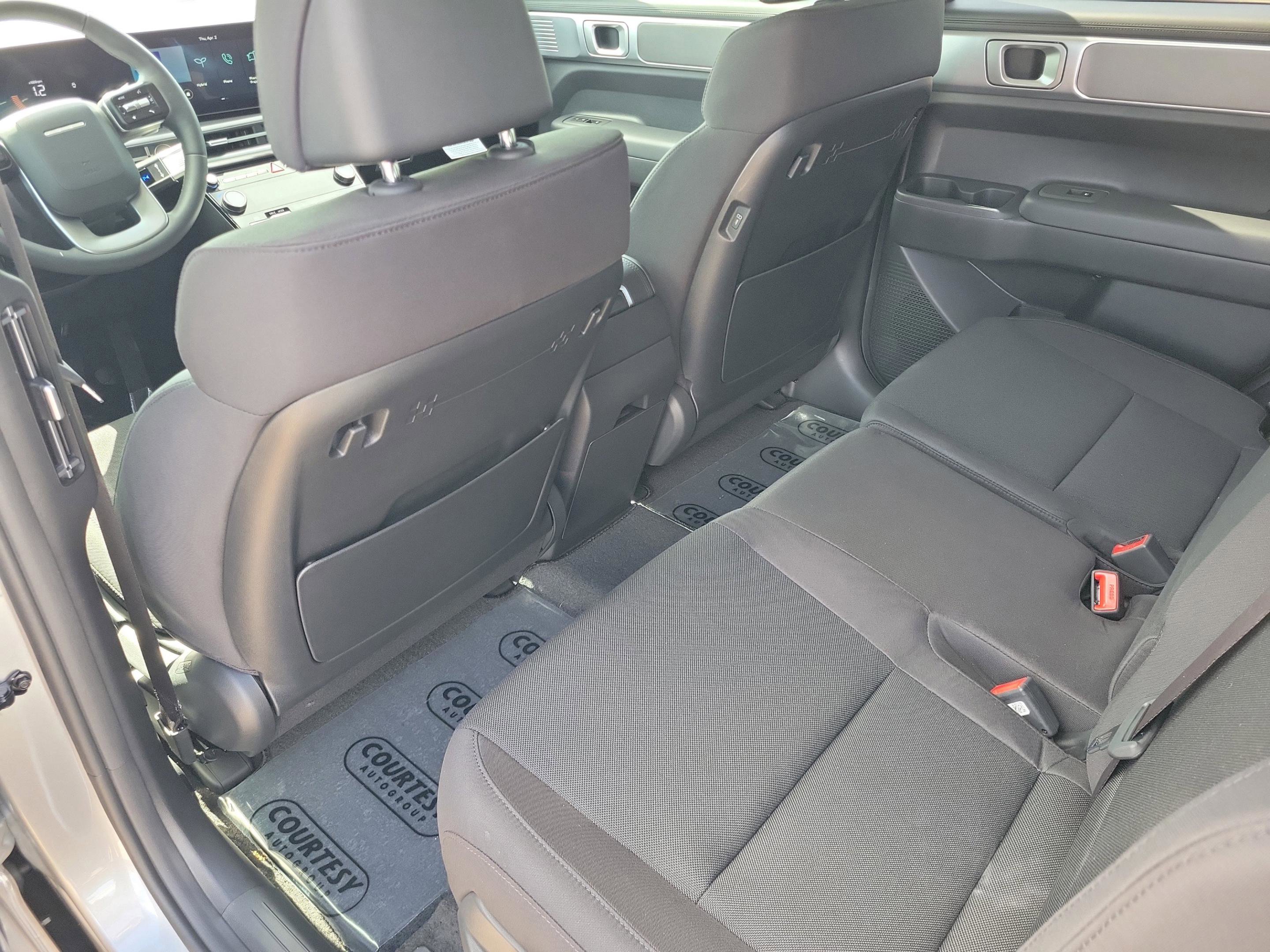 New 2026 Hyundai Santa Fe SE image 13