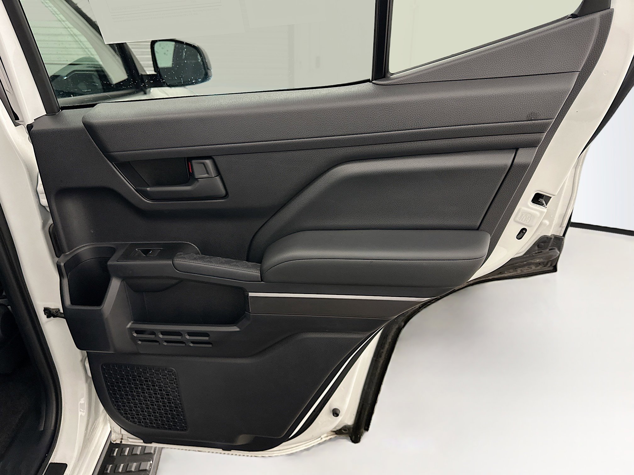 Used 2025 Toyota 4Runner SR5 image 31