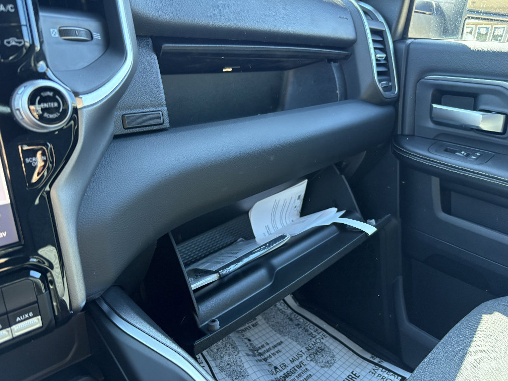 New 2026 RAM 3500 Big Horn AWD/4WD image 35
