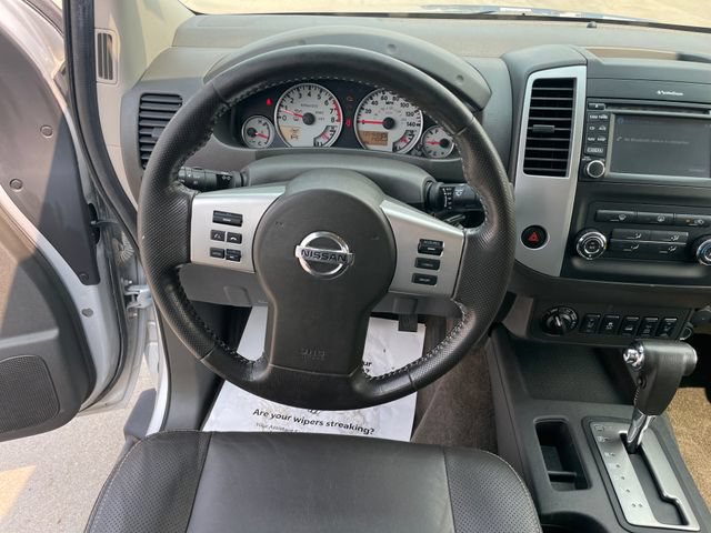Used 2015 Nissan Xterra PRO-4X w/ Pro-4x Leather Package AWD/4WD image 23