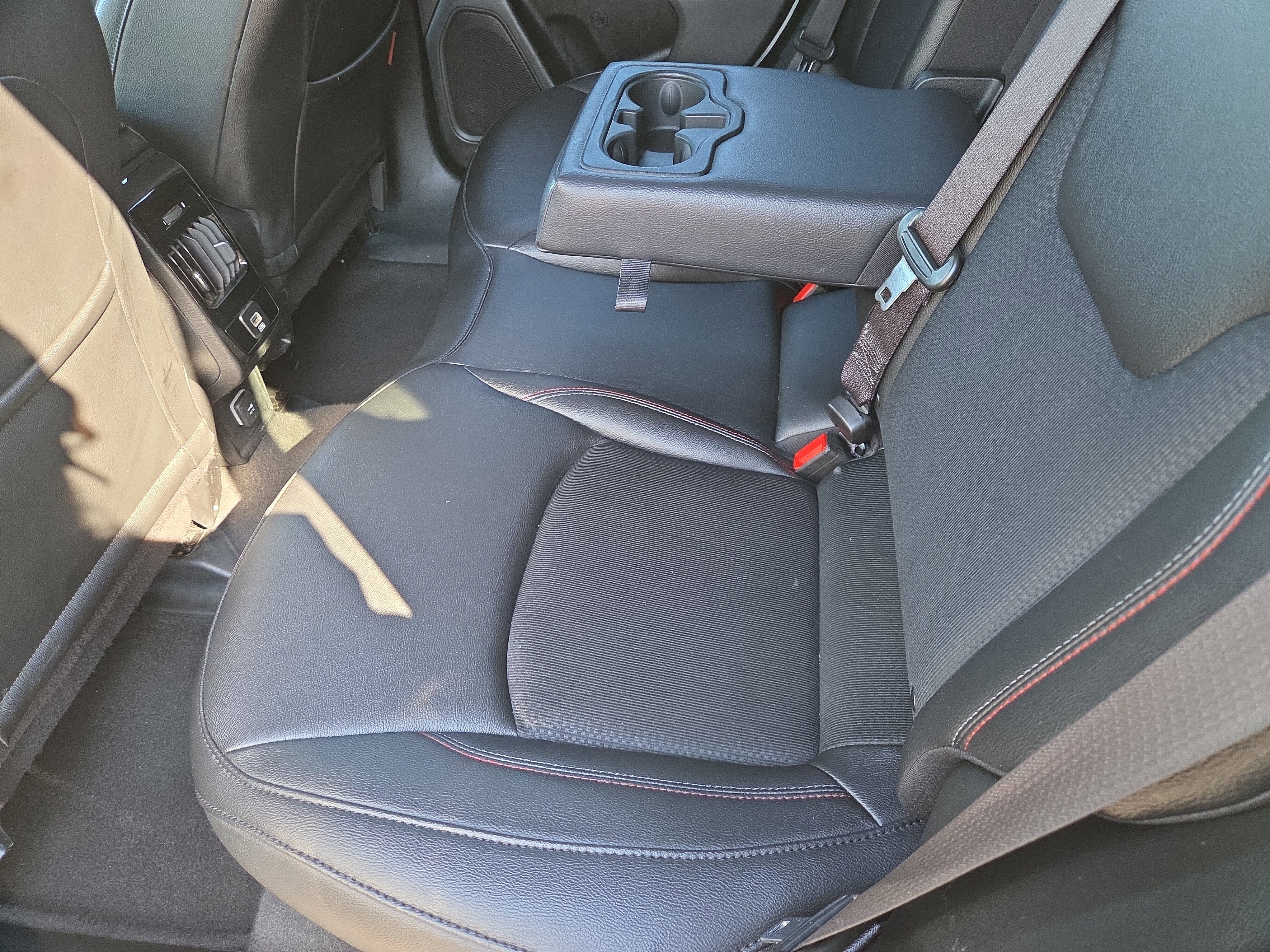 Used 2024 Jeep Compass Trailhawk image 7