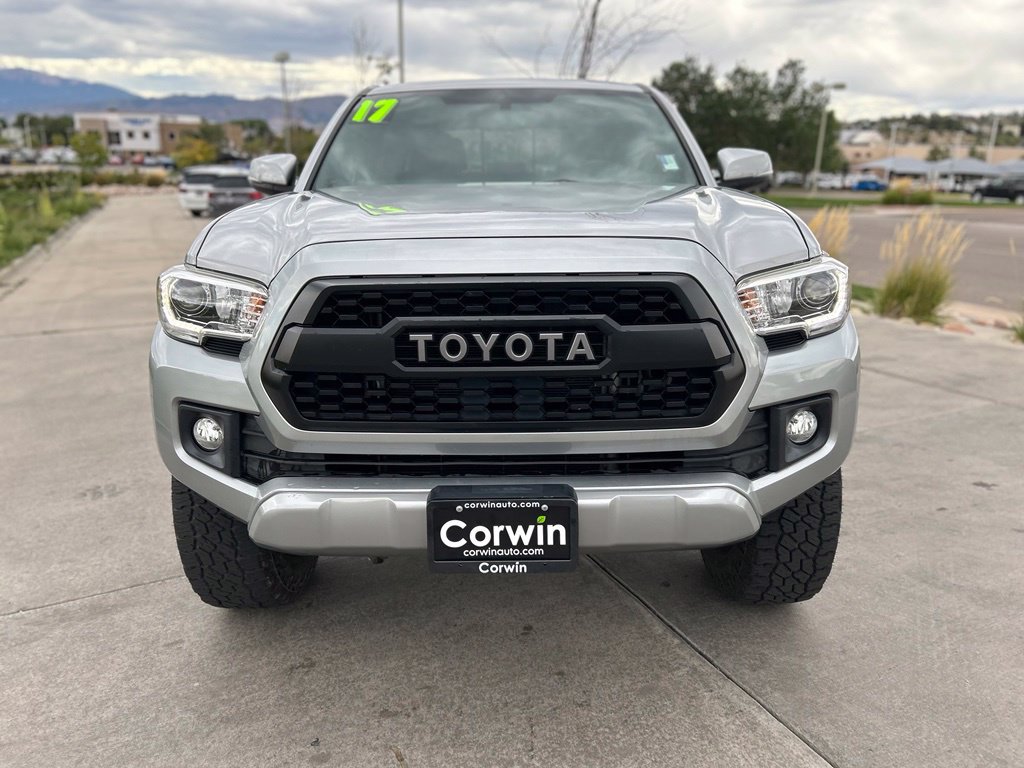 Used 2017 Toyota Tacoma TRD Off-Road w/ Tow Package AWD/4WD image 2