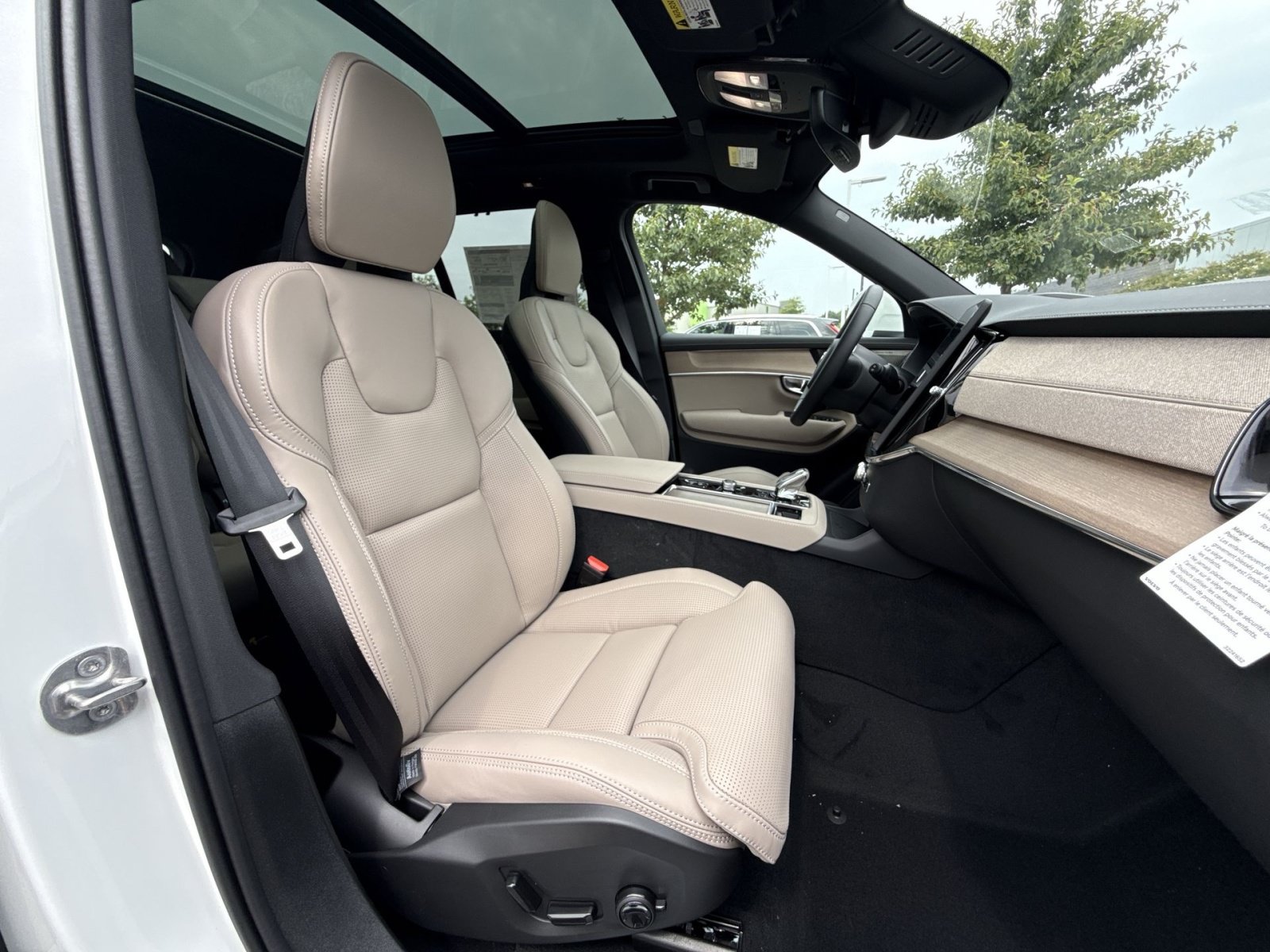 New 2026 Volvo XC90 T8 Ultra w/ Protection Package Premier AWD/4WD image 28