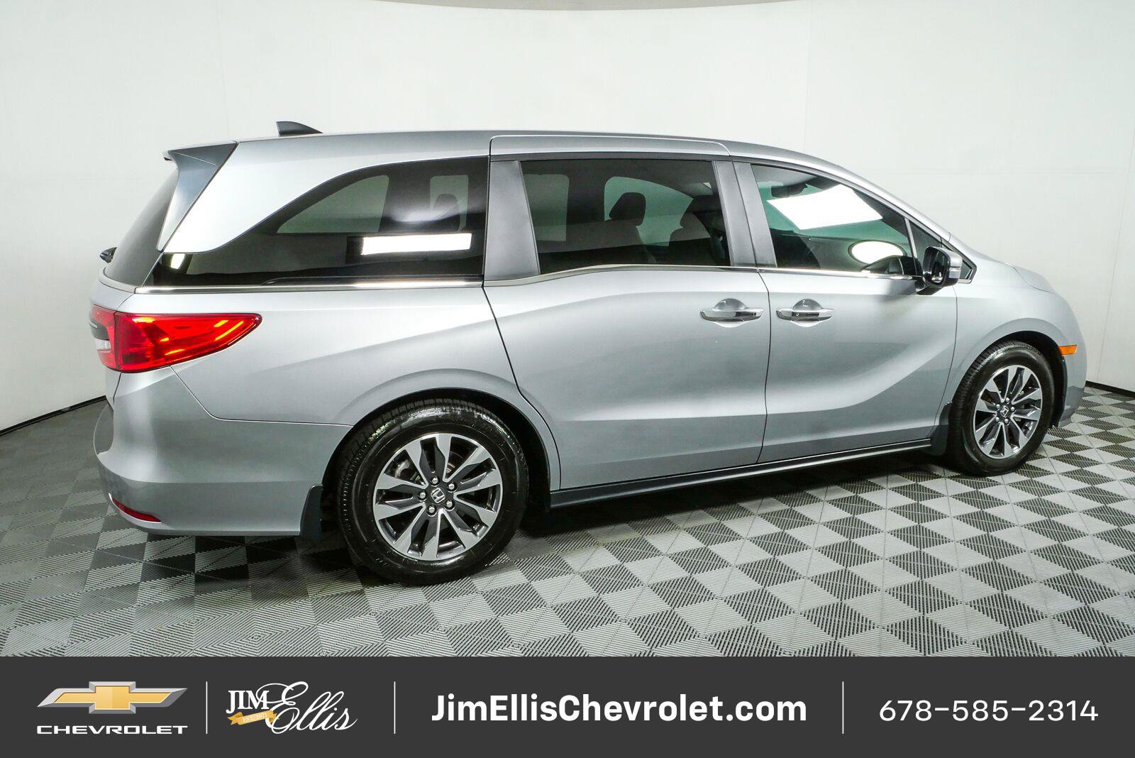 Used 2024 Honda Odyssey EX-L image 2