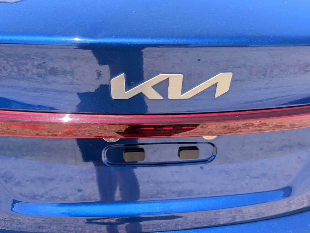 Used 2022 Kia Forte LXS FWD image 11