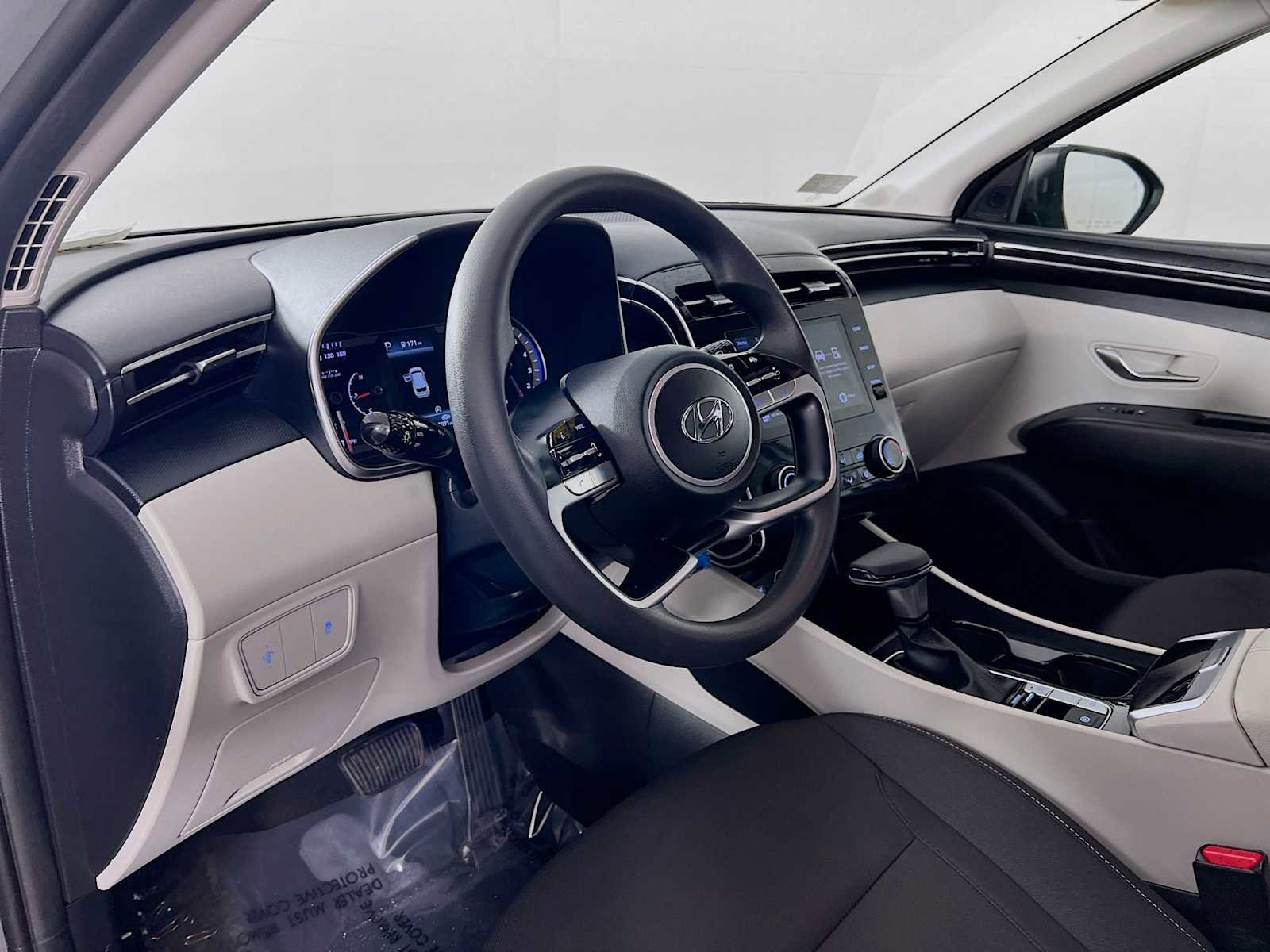 Certified 2023 Hyundai Tucson SE image 9