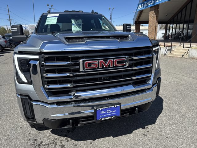 Used 2024 GMC Sierra 3500 SLE w/ SLE Value Package AWD/4WD image 3