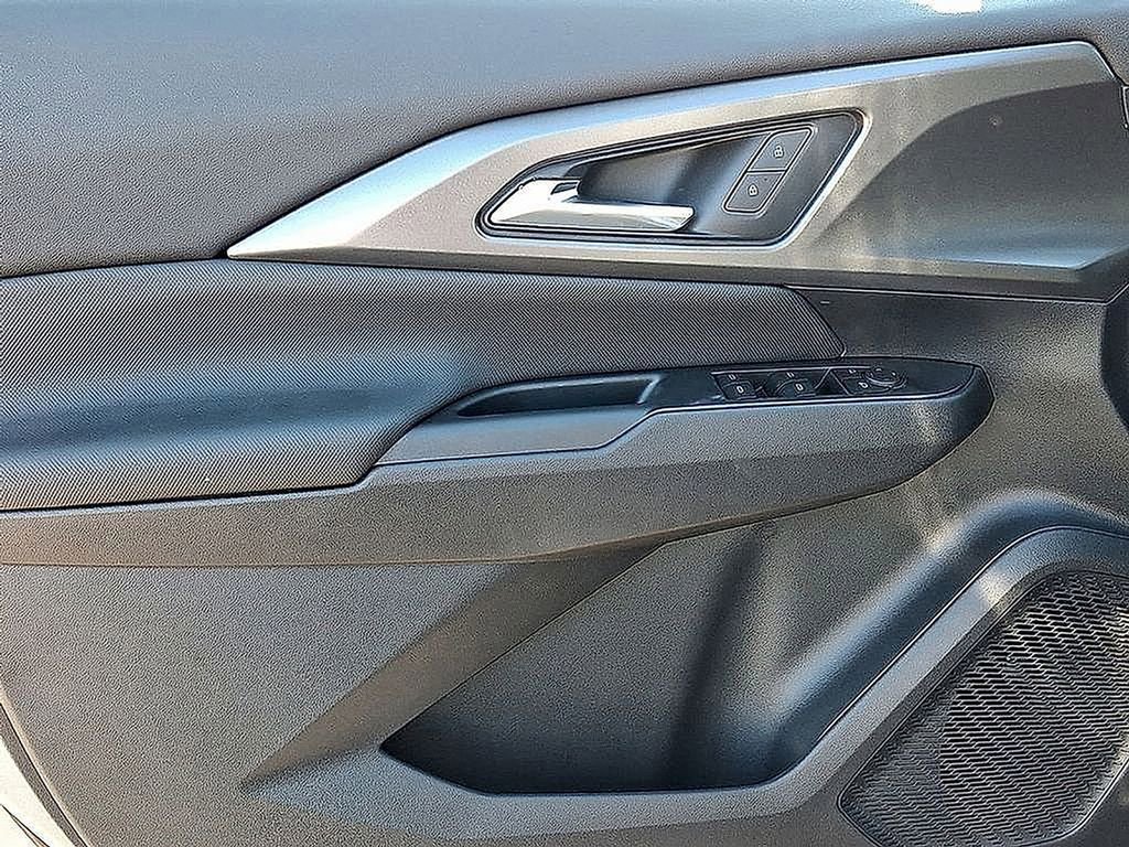 New 2026 Chevrolet Equinox EV LT image 8