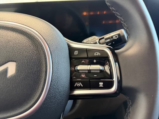 Certified 2025 Kia Carnival EX FWD image 20