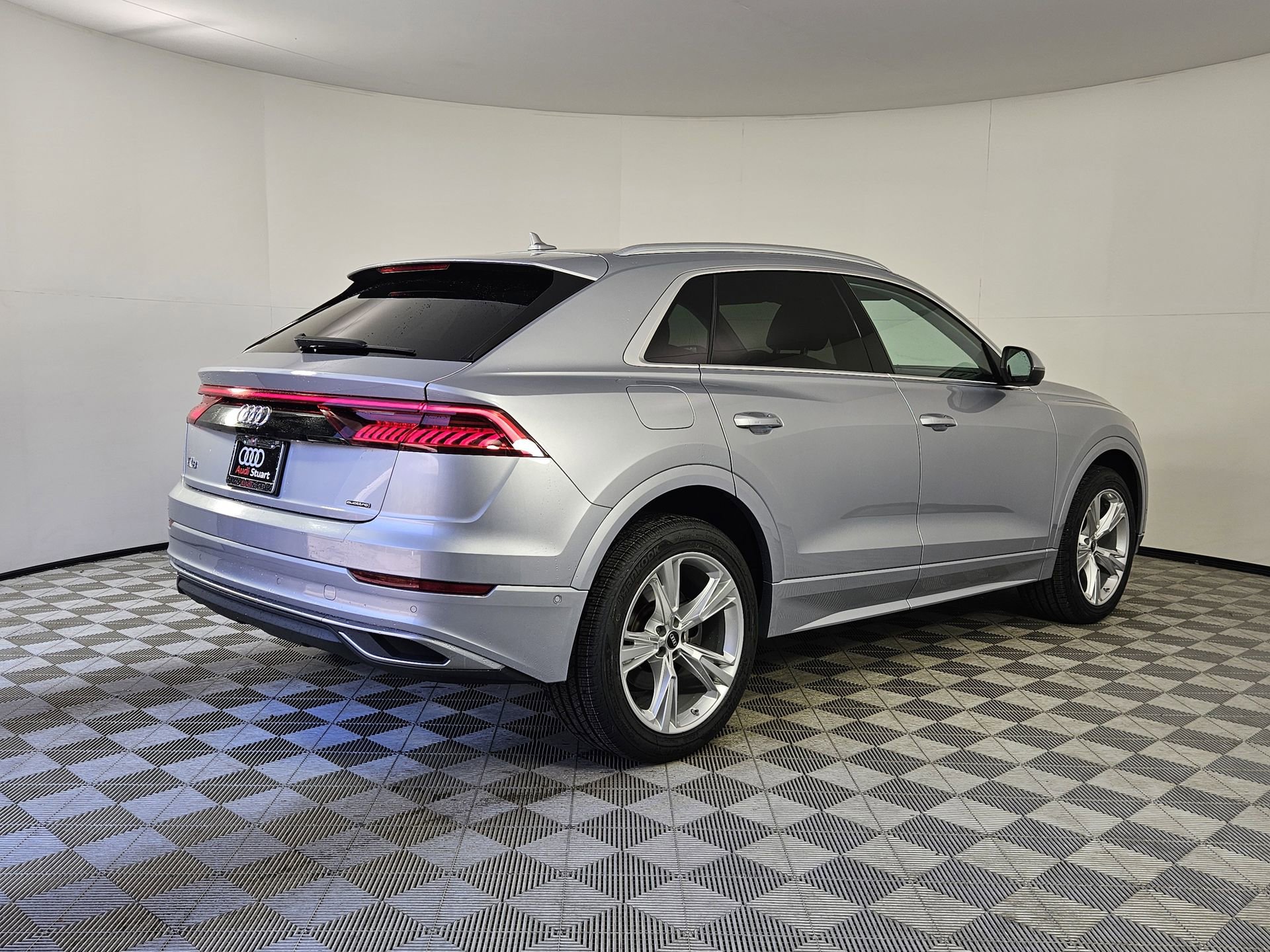 Certified 2022 Audi Q8 Premium Plus AWD/4WD image 7
