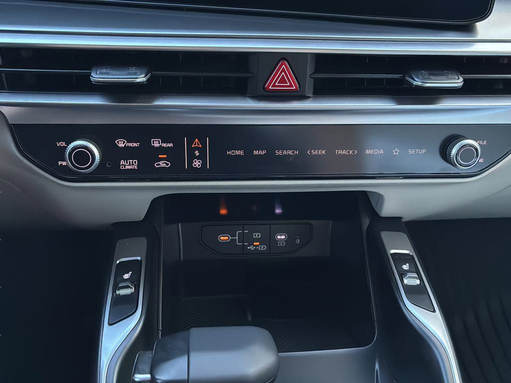 Certified 2025 Kia Sorento S w/ Panoramic Sunroof Package image 22