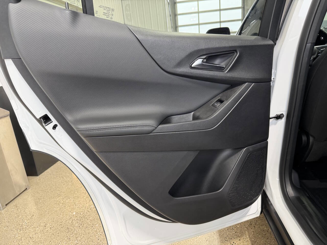 Used 2026 Chevrolet Equinox LT w/ Midnight Edition image 29
