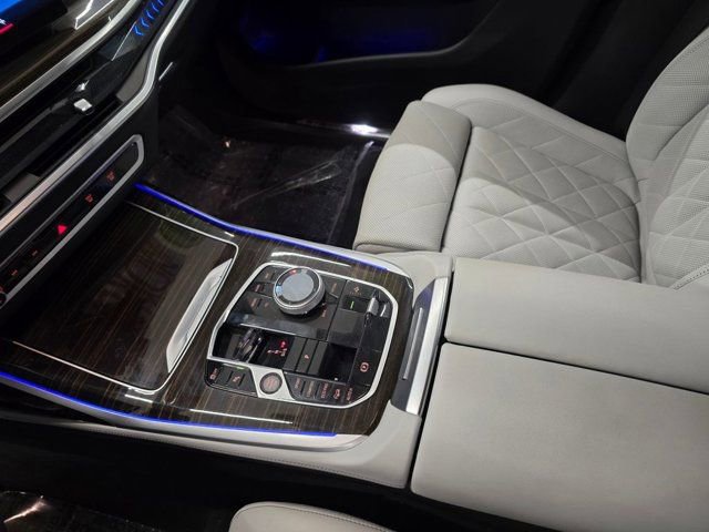 Used 2023 BMW X7 xDrive40i w/ Executive Package image 26