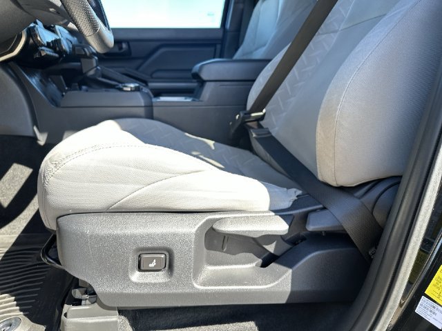 Used 2024 Toyota Tacoma SR5 AWD/4WD image 17