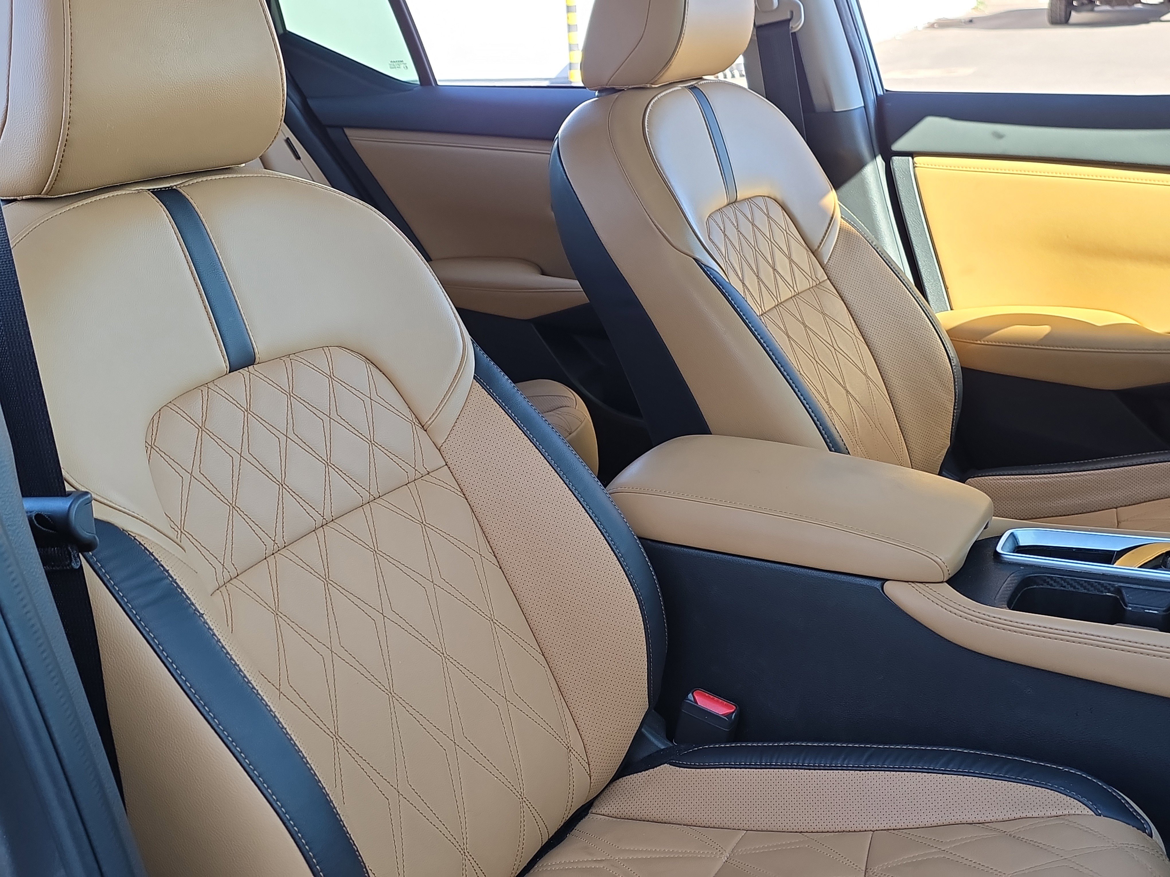 Used 2021 Nissan Sentra SV w/ SV Premium Package image 30