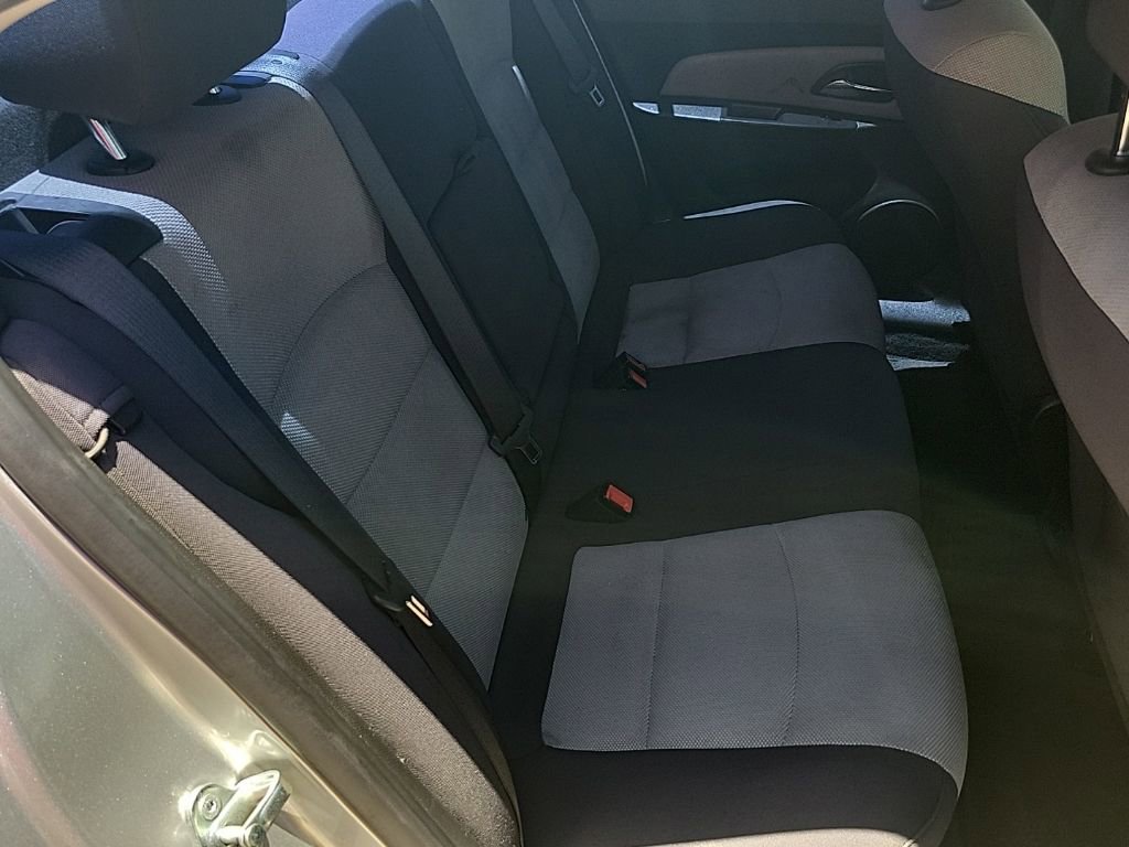 Used 2012 Chevrolet Cruze LS FWD image 33