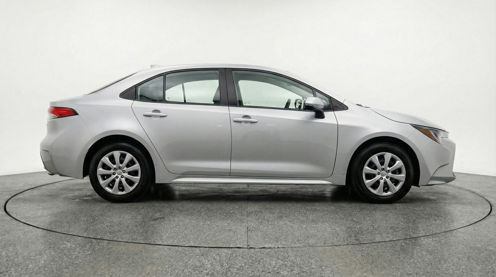 Used 2025 Toyota Corolla LE FWD image 11