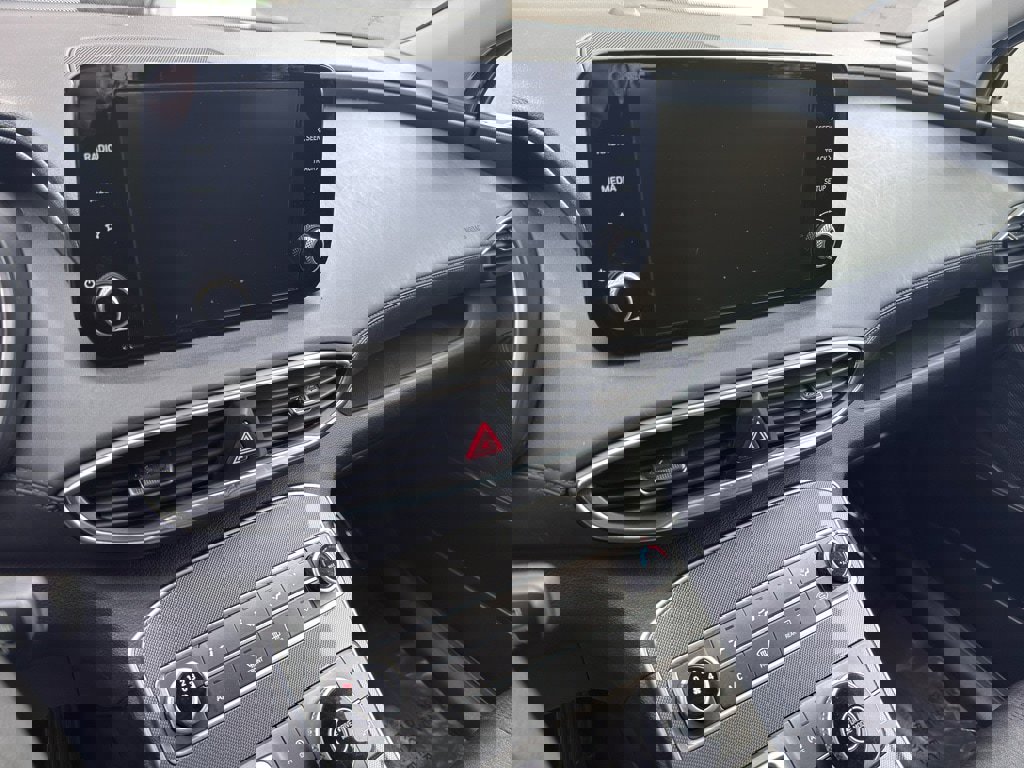 Used 2022 Hyundai Santa Fe SE w/ Cargo Package image 10