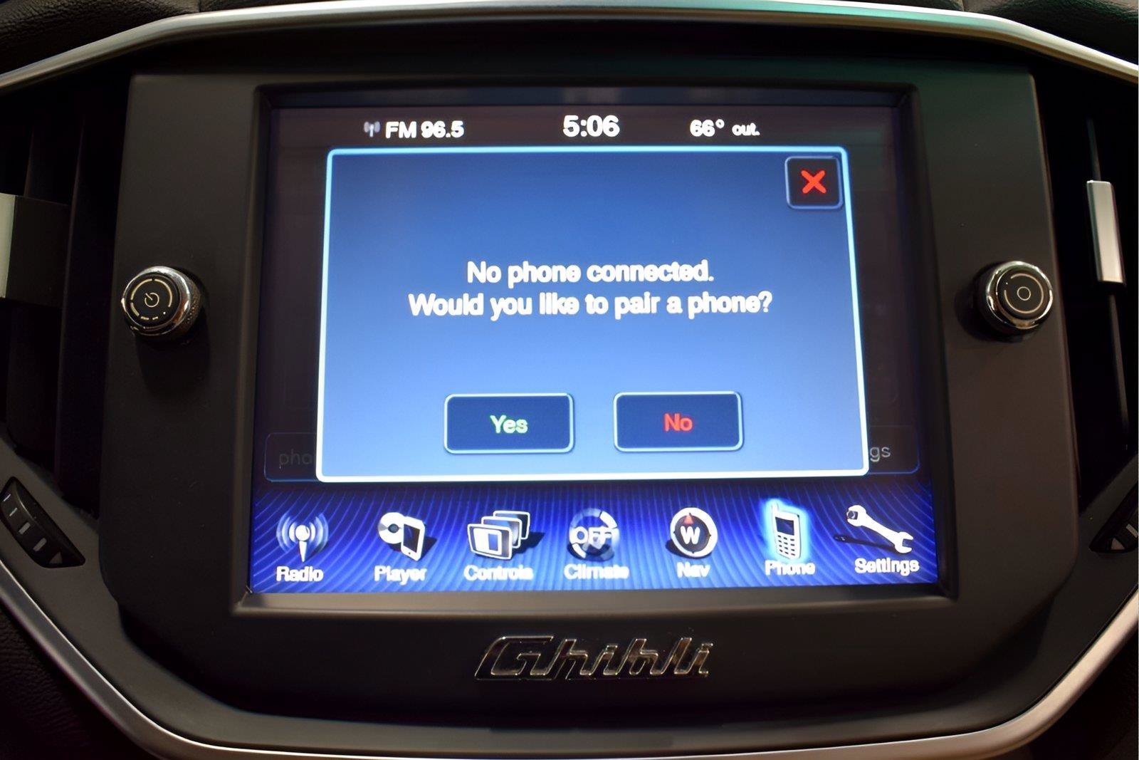 Used 2014 Maserati Ghibli RWD image 25