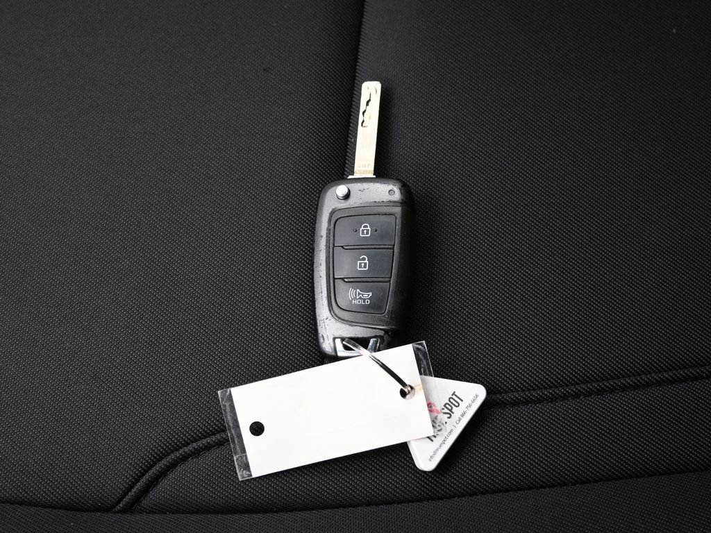 Used 2022 Hyundai Tucson SE image 27