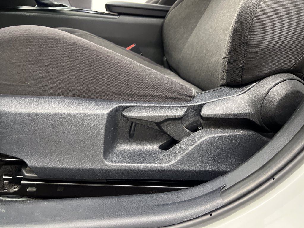 Used 2025 Toyota Camry LE FWD image 13