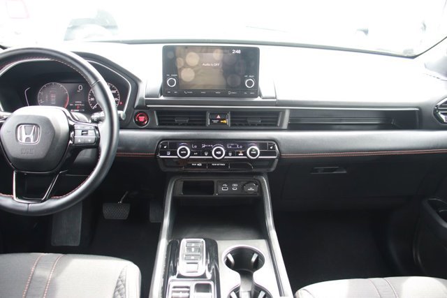Used 2025 Honda Pilot Sport image 18