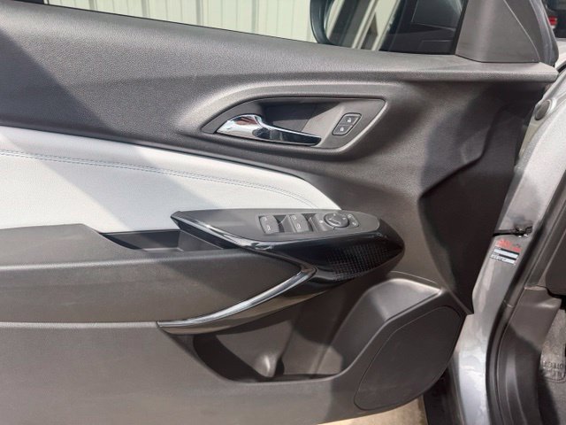 Used 2024 Chevrolet Trax LT w/ Driver Confidence Package FWD image 15
