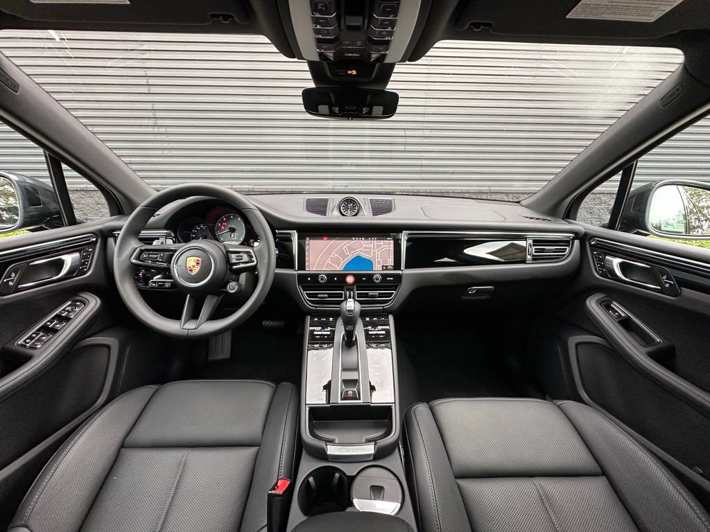 Used 2026 Porsche Macan S AWD/4WD image 32