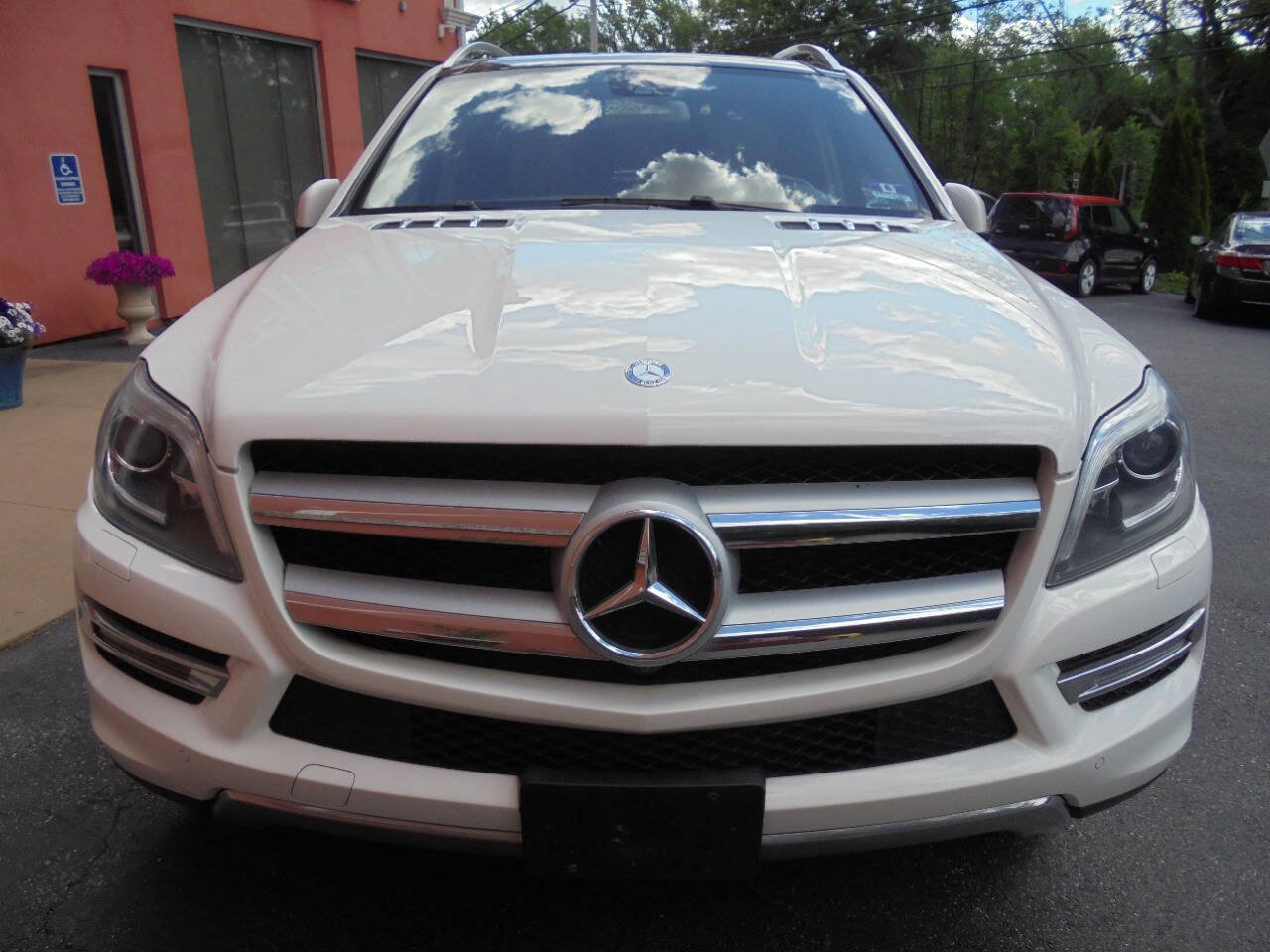 Used 2015 Mercedes-Benz GL 450 4MATIC w/ Lighting Package image 6
