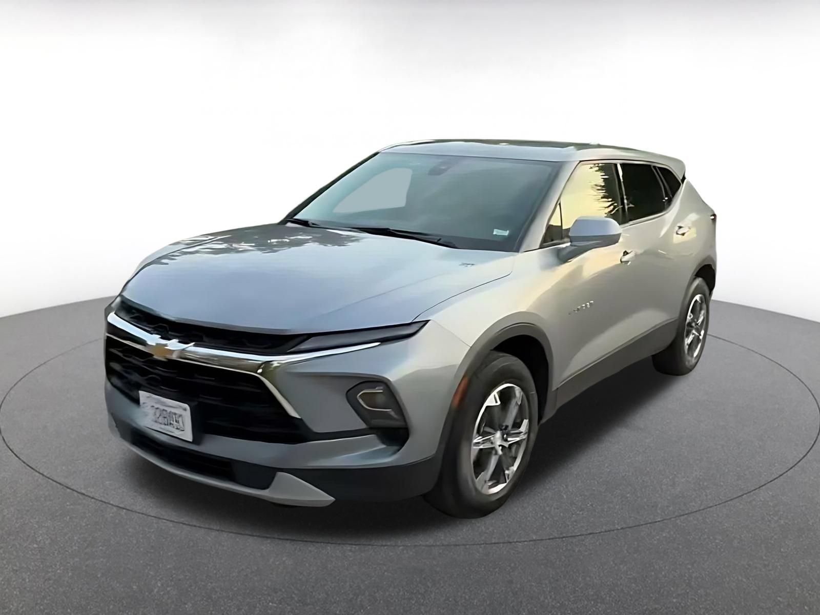 Used 2025 Chevrolet Blazer LT FWD image 6