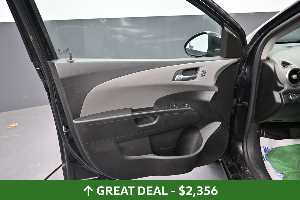 Used 2014 Chevrolet Sonic LTZ FWD image 26