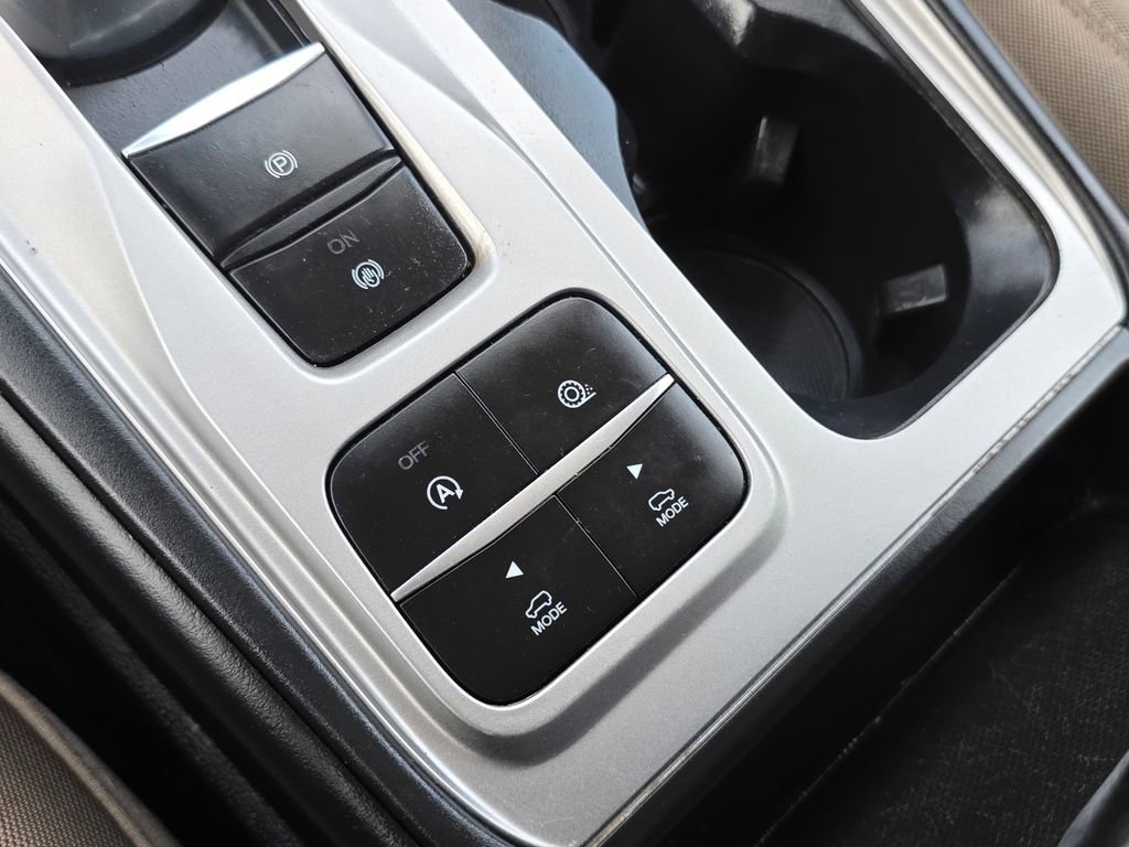 Used 2021 Ford Explorer XLT image 29