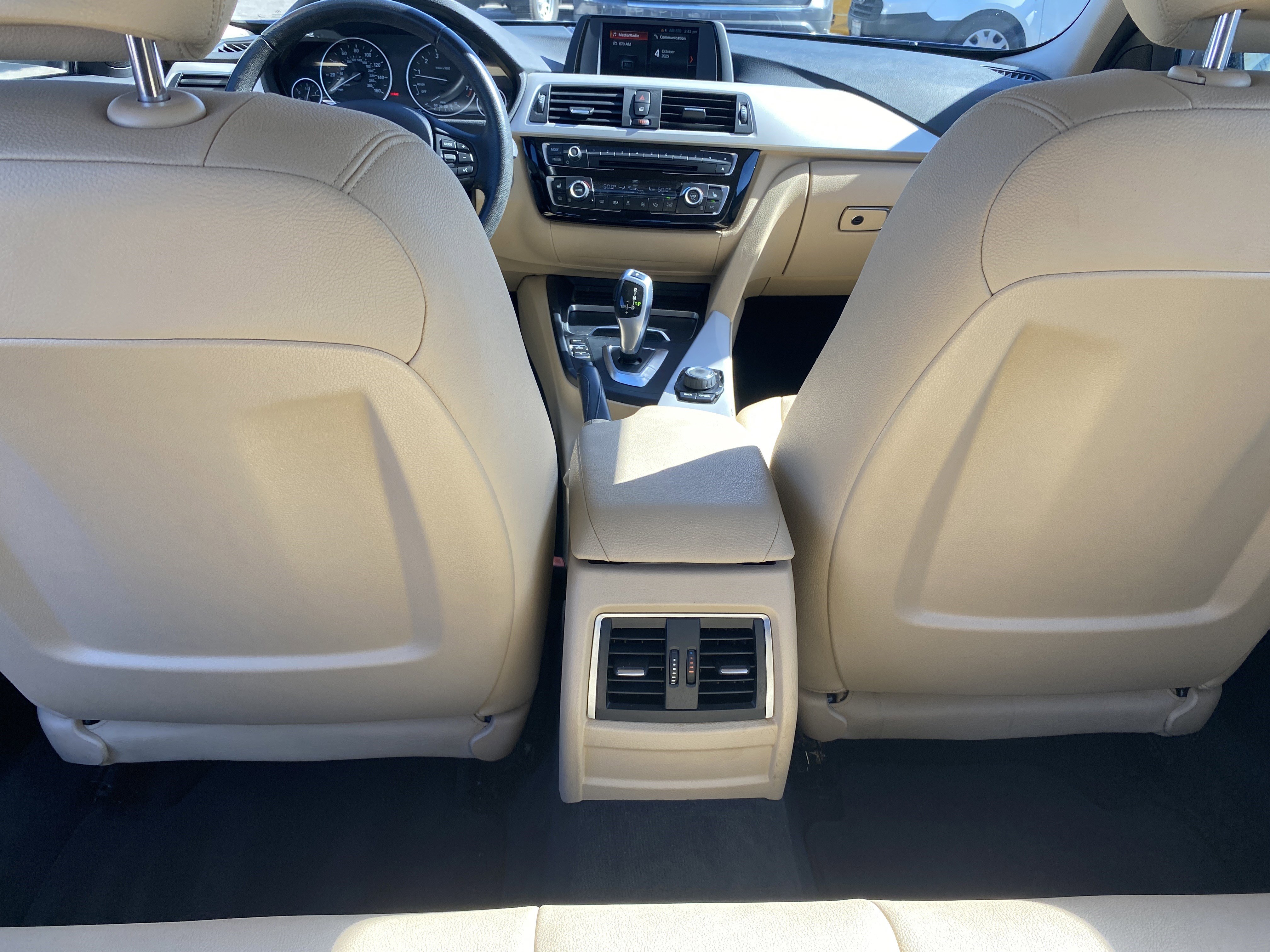 Used 2018 BMW 320i xDrive Sedan image 15