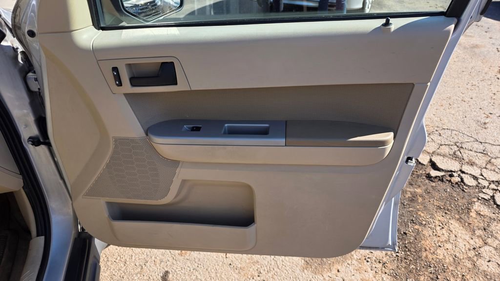 Used 2010 Ford Escape XLT image 35
