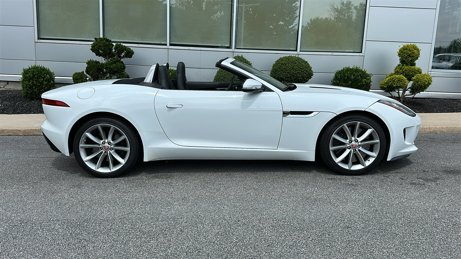 Used 2015 Jaguar F-TYPE S RWD image 30