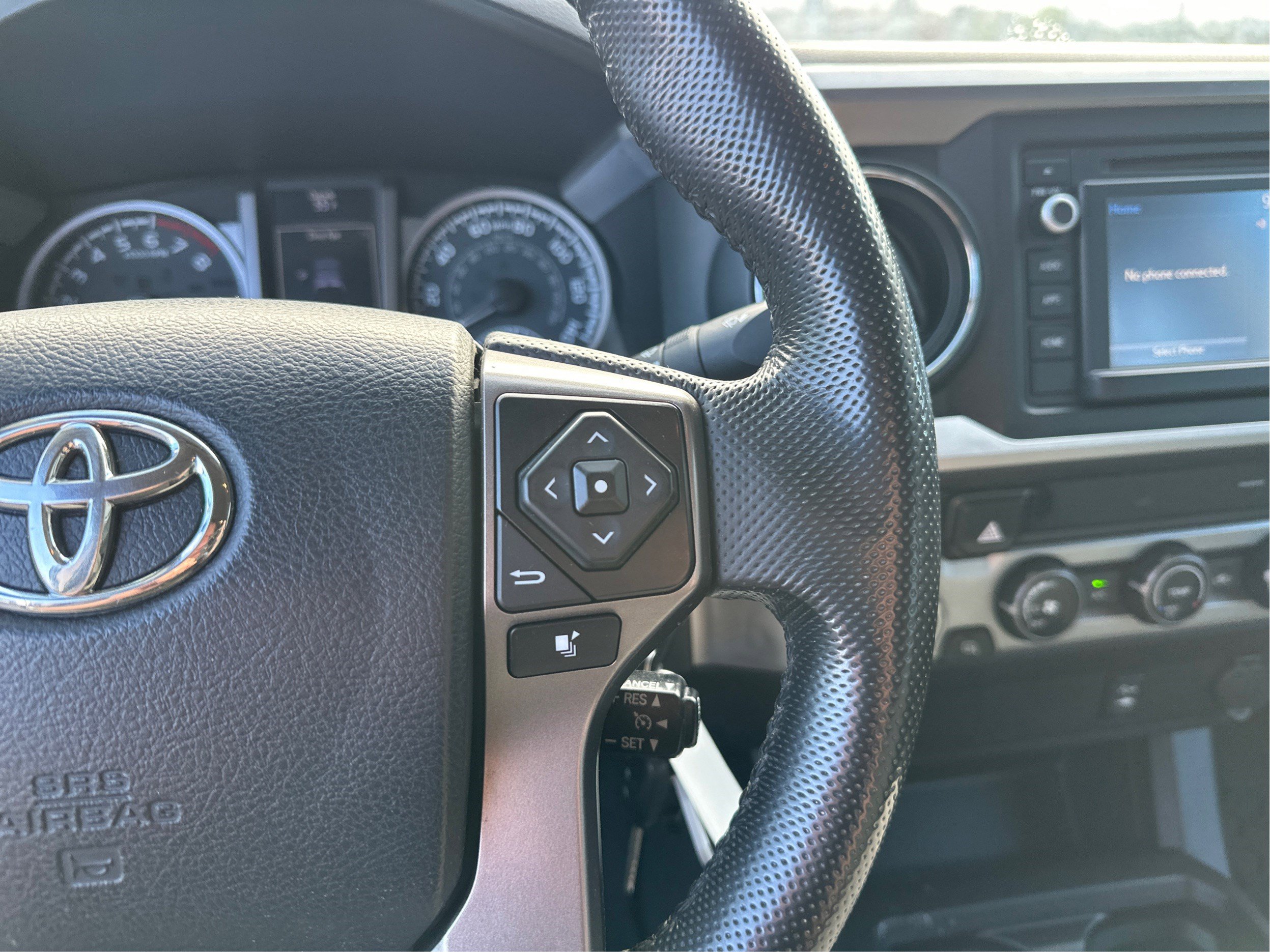 Used 2016 Toyota Tacoma SR5 AWD/4WD image 30