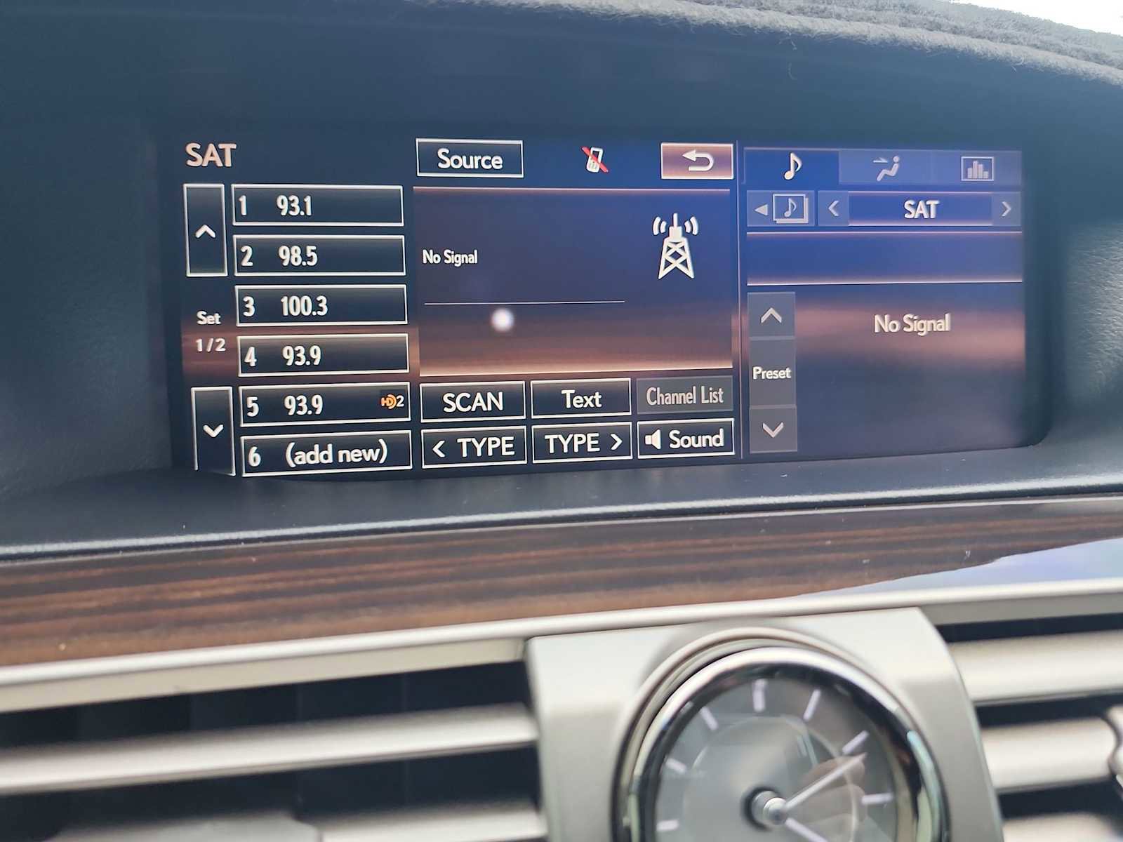 Used 2015 Lexus LS 460 image 18