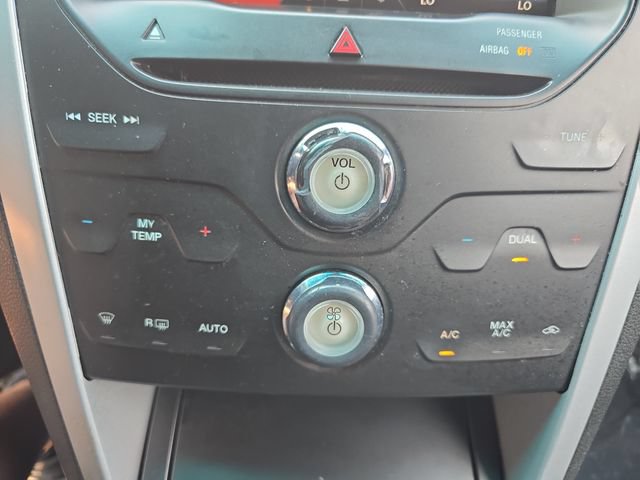 Used 2014 Ford Explorer XLT w/ Equipment Group 202A AWD/4WD image 27