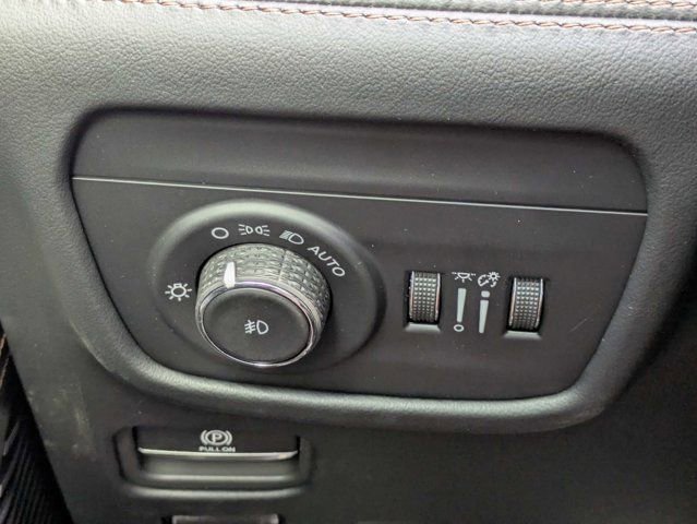 New 2026 Jeep Grand Cherokee L Summit w/ Advanced Protech Group IV AWD/4WD image 27