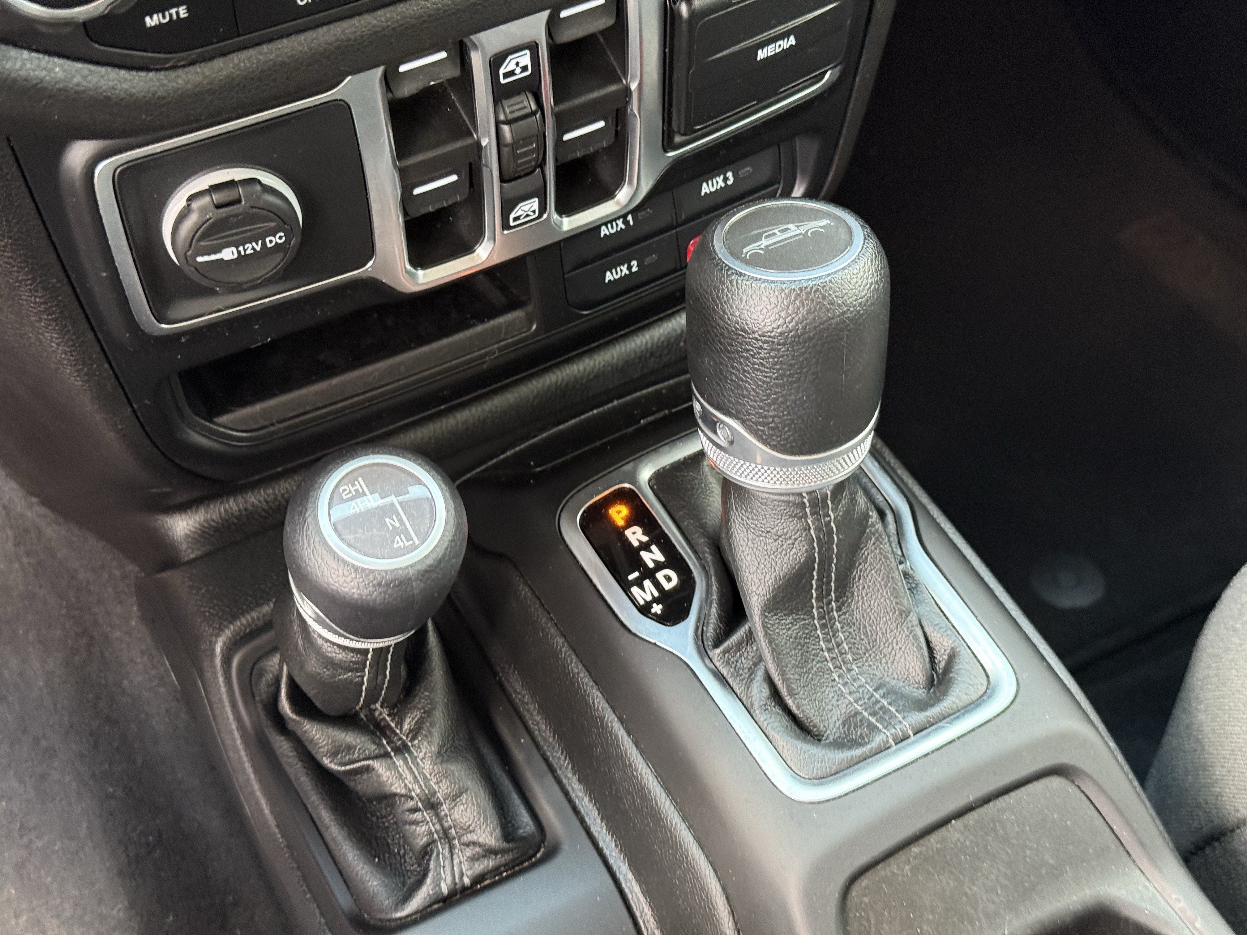 Used 2024 Jeep Gladiator Sport AWD/4WD image 23