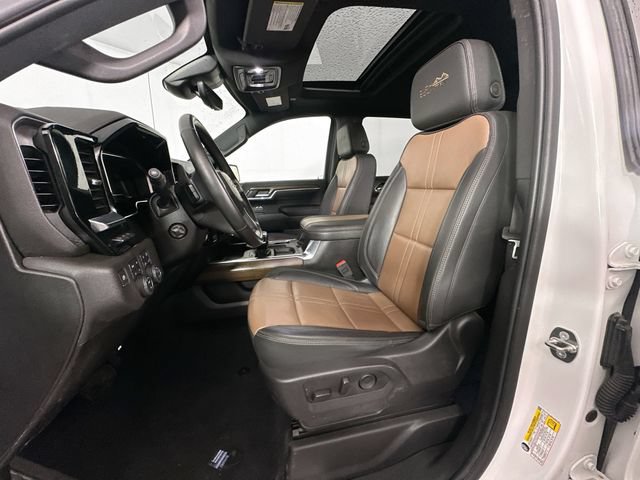 Used 2024 Chevrolet Silverado 1500 High Country w/ High Country Premium Package AWD/4WD image 4