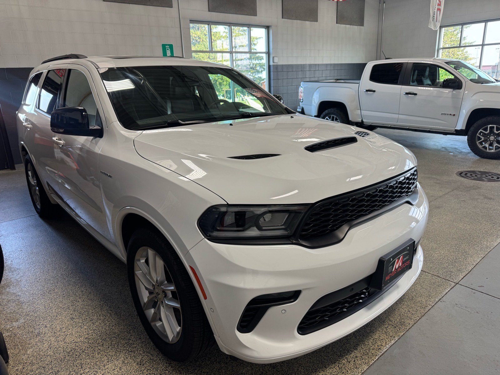 Used 2023 Dodge Durango R/T AWD/4WD image 3