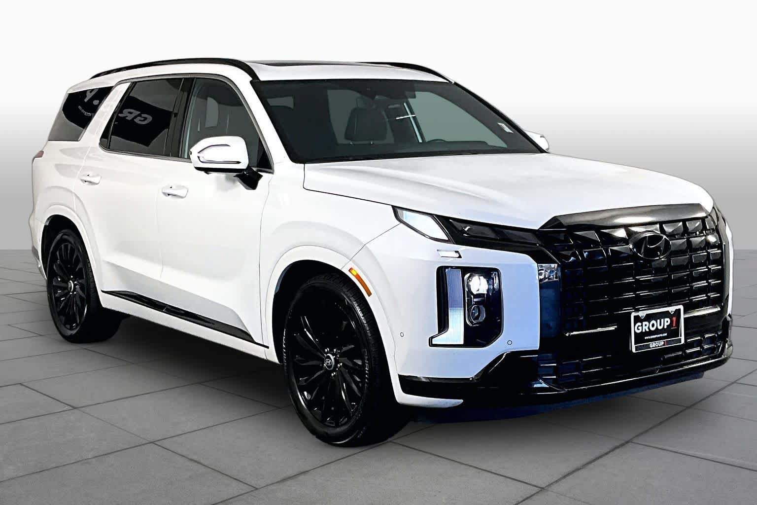 Used 2024 Hyundai Palisade Calligraphy AWD/4WD image 3