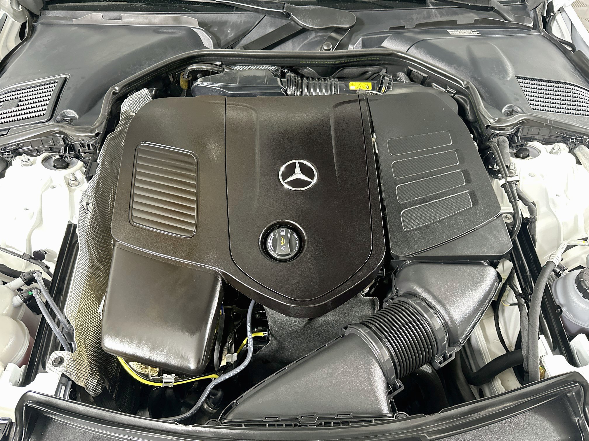 Used 2025 Mercedes-Benz C 300 Sedan image 33