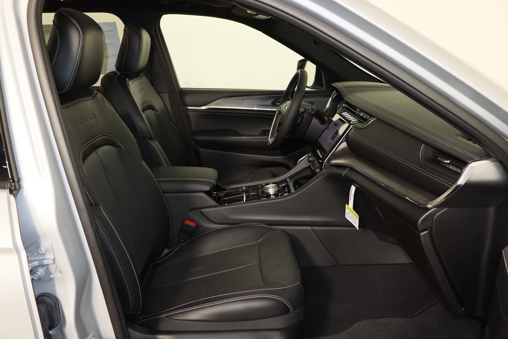 New 2024 Jeep Grand Cherokee Overland image 18