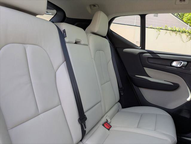 Used 2023 Volvo XC40 B5 Plus w/ Driver Assist Package AWD/4WD image 23