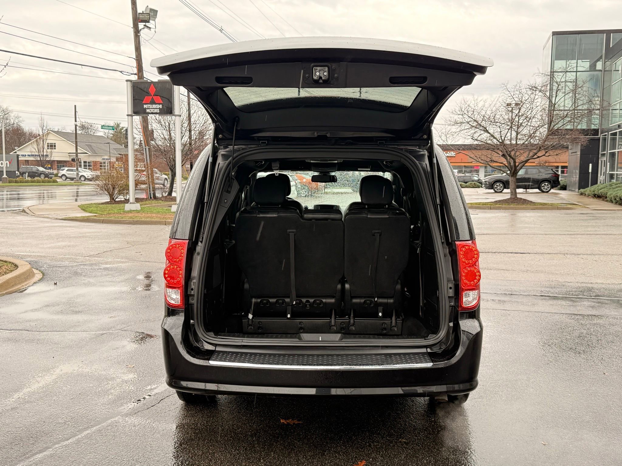 Used 2018 Dodge Grand Caravan GT image 27